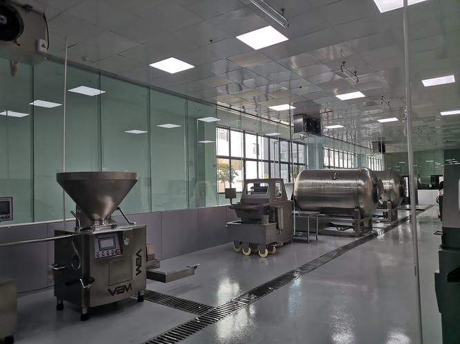 张栩领,公司经营范围包括:肉制品及副产品,皮革鞣制的加工